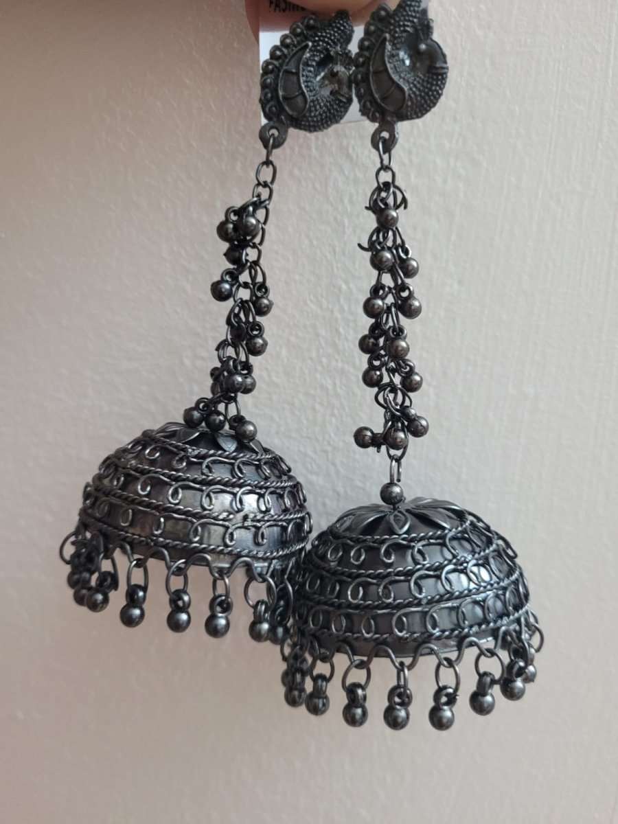 black jhumka design