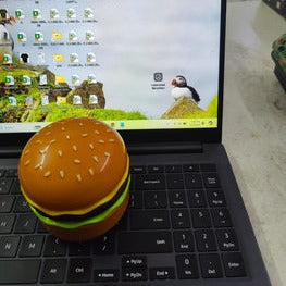 Burger_design_desk_lamp