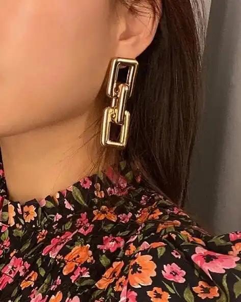 Elegant office wear gold earrings