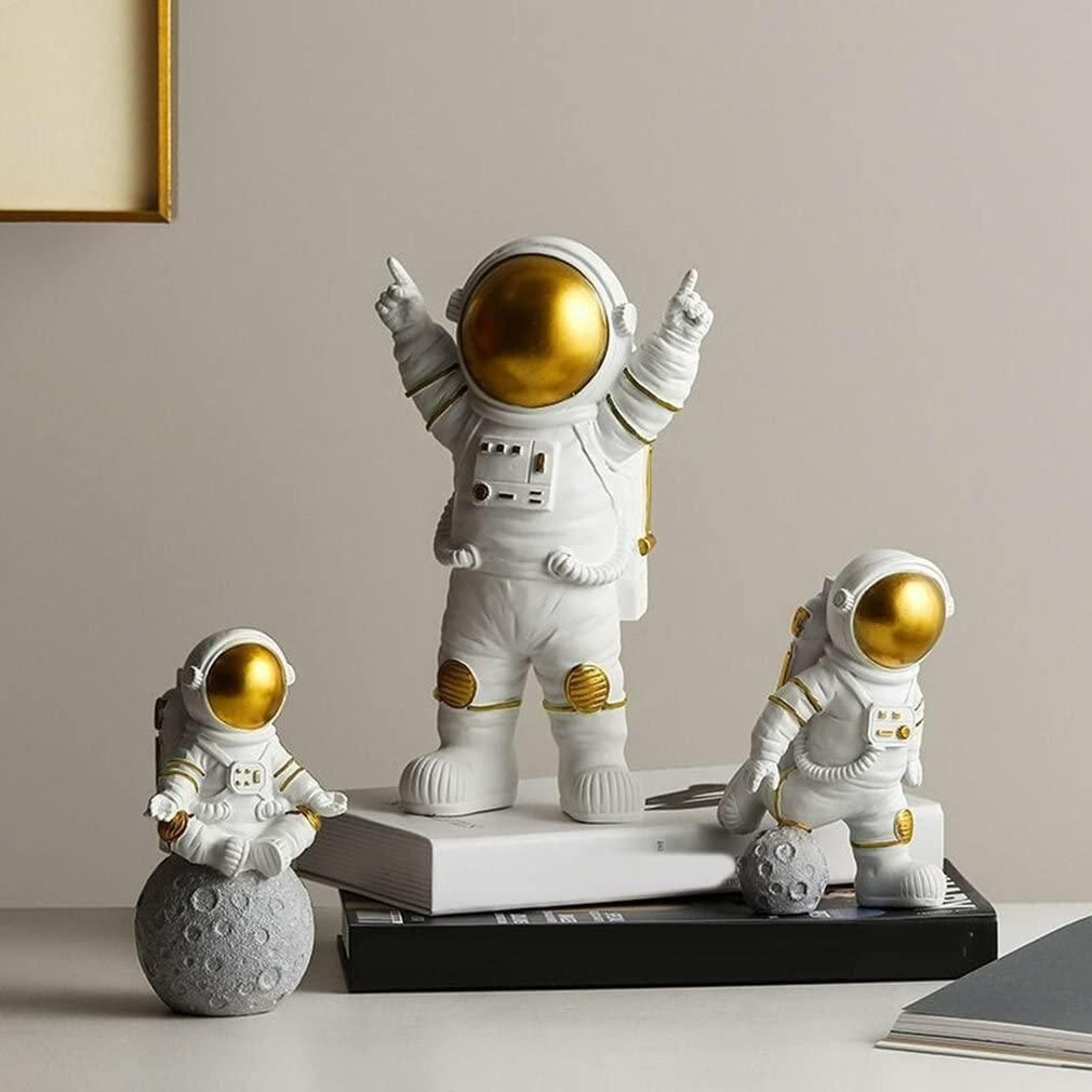 astronaut figurine toy