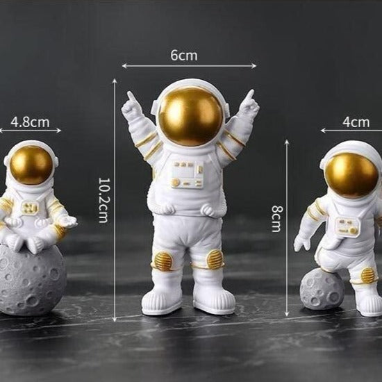 astronaut plastic figures